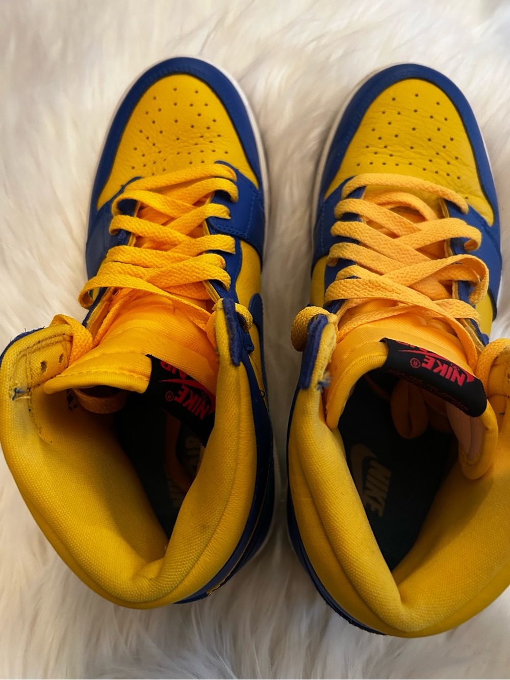 Nike Men’s High-Top Sneakers in Yellow and Blue - Picture 4 of 9
